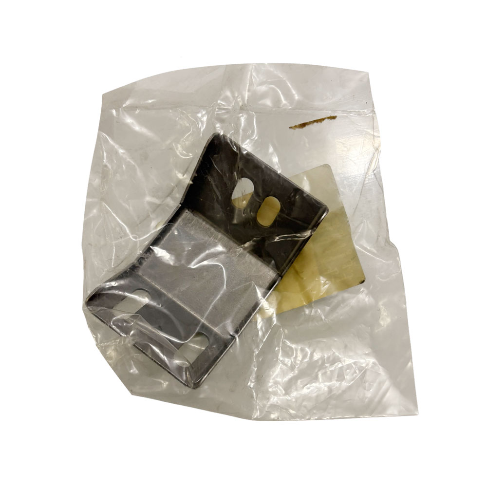 Front Wing Lower Support Bracket AAU490010